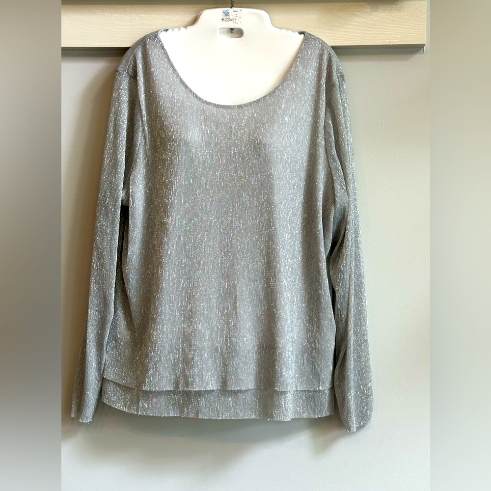 Chico’s size 3 silver metallic ladies blouse